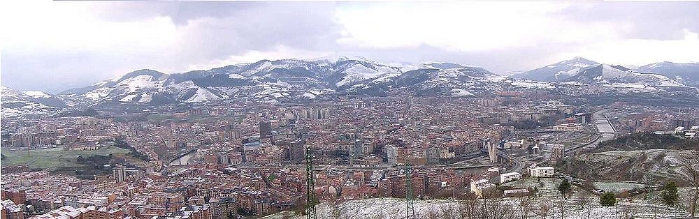 Vista panorámica de la Villa de Bilbao desde la cima.