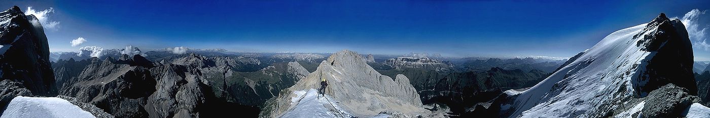 Vista panorámica de los Dolomitas.