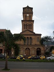 Iglesia de San José del Poblado-fachada.jpg