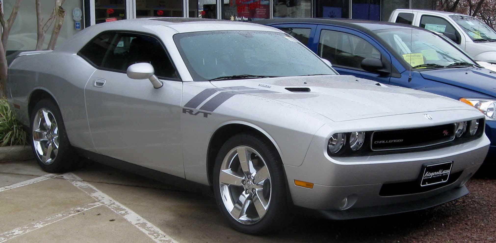 2009 Dodge Challenger RT.jpg