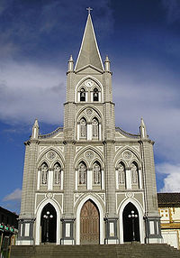 Iglesia de Caramanta-Fachada Principal.jpg