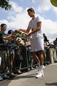 Ivo Karlović at the 2009 Wimbledon Championships 01.jpg