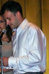 Jonathan Lee Miller junto a su ex-esposa Angelina Jolie en la presentación de Peace One Day, en Nueva York en 2005.