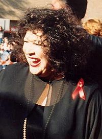 Liz Torres en los Premios Emmy de 1994