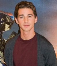 Shia LaBeouf at Transformers 2 Press Conference in Paris - 2 cropped.jpg