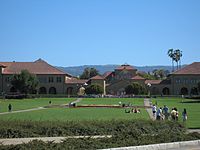 Stanford University view of the Oval.jpg