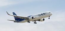 Boeing 767-316-ER - LAN Ecuador - HC-CIZ - 01.jpg