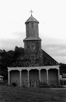 Iglesia de Detif, isla Lemuy, Chiloé.jpg