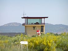 Torre de control del aerodrómo El Cornicabral.JPG