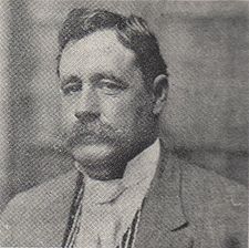Alberto D. Fuentes Dávila