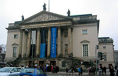 Berlin Staatsoper Unter den Linden 2003.jpg