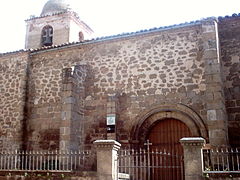 Facade of the Church of San Pedro, Plasencia, Spain.jpg