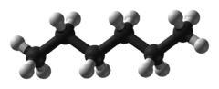 Representación de bolas y barras del hexano, con los átomos de carbono (negro) e hidrógeno (blanco) mostrados explícitamente.