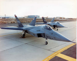 Los dos prototipos YF-22 creados por el equipo Lockheed-Boeing-General Dynamics.