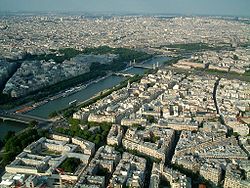 Aftnn The Seine from the Eiffel Tower.jpg