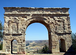 Arco de Medinaceli (cara norte).jpg