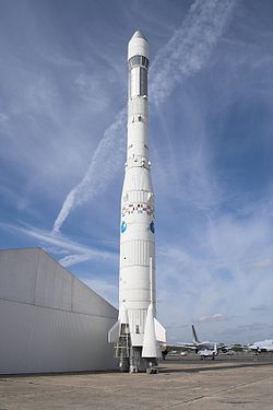 Maqueta del Ariane 1 (foto tomada en el Musée de l'Air et de l'Espace, Le Bourget, Francia)