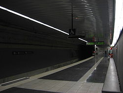 Barcelona Metro - Casa de l'Aigua.jpg
