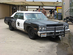 Primera generación del Dodge Monaco (esta imagen muestra una réplica del Monaco aparecido en la película "The Blues Brothers").