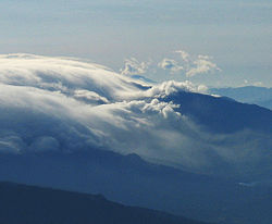 DirkvdM volcan baru clouds.jpg