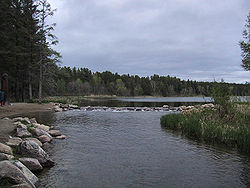 Nacimiento del río Misisipi en el lago Itasca