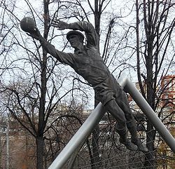 Lev Yashin monument 2 (cropped).jpg