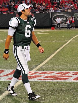 Mark Sánchez enfundado en su uniforme de los New York Jets durante la pretemporada de 2009.