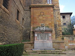 Monumento a Jovellanos (Oviedo).jpg