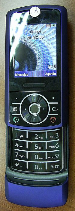Motorola RIZR Z3 02.jpg