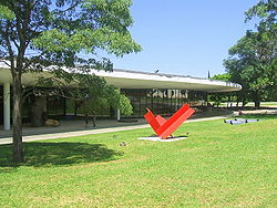 Museu de Arte Moderna, São Paulo - Fachada.jpg