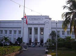 Provincial capitol building of Bulacan (2007).jpg