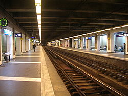 RER Porte de Clichy quais.JPG