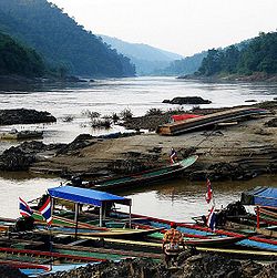 Salawin river at Mae Sam Laep.jpg