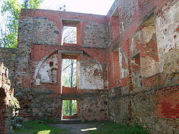Ruinas del castillo de Grobiņas pils.JPG