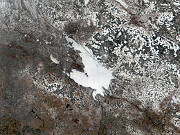 Rybinsk Reservoir NASA Visible Earth April 2002.jpg