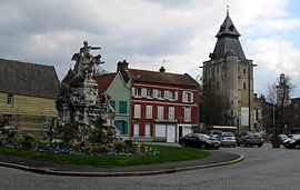 Abbeville monument Amiral Courbet et beffroi 1b.jpg