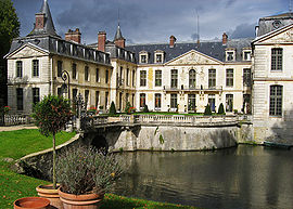 Chateau d'Ermenonville 2.jpg