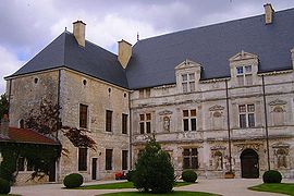 Chateau montbras-ext.jpg