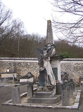 Chevreuse Monument aux morts.jpg