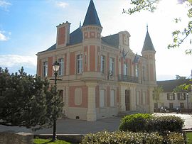 France - Mouroux - Town hall.jpg