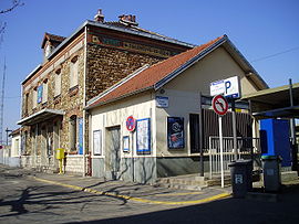 Gare de Villeneuve-le-Roi 02.jpg