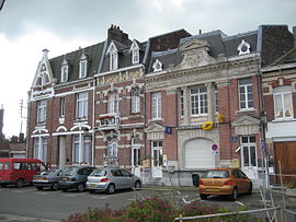 Jielbeaumadier ascq place gare 2008.jpg