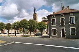 Landres - Place de l'église - 2005.jpg