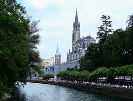 Lourdes with Sanctuaries, Castle and Gave de Pau.JPG