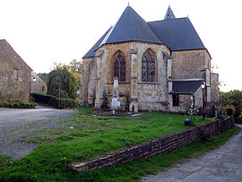 Remilly-les-Pothées monument-aux-morts et église fortifiée 1.jpg