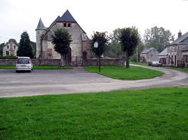 Séchelles église fortifiée 1.jpg
