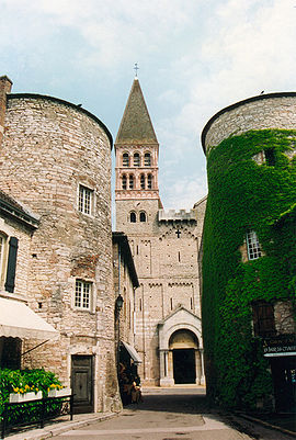 Tournus abbaye.jpg