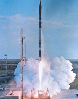 Lanzamiento del cohete Vanguard. (U.S. Navy)