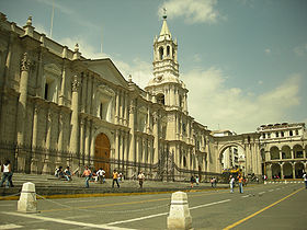 Basilica Catedral de Arequipa.jpg