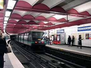 Metro de Paris - Ligne 1 - Concorde 02.jpg